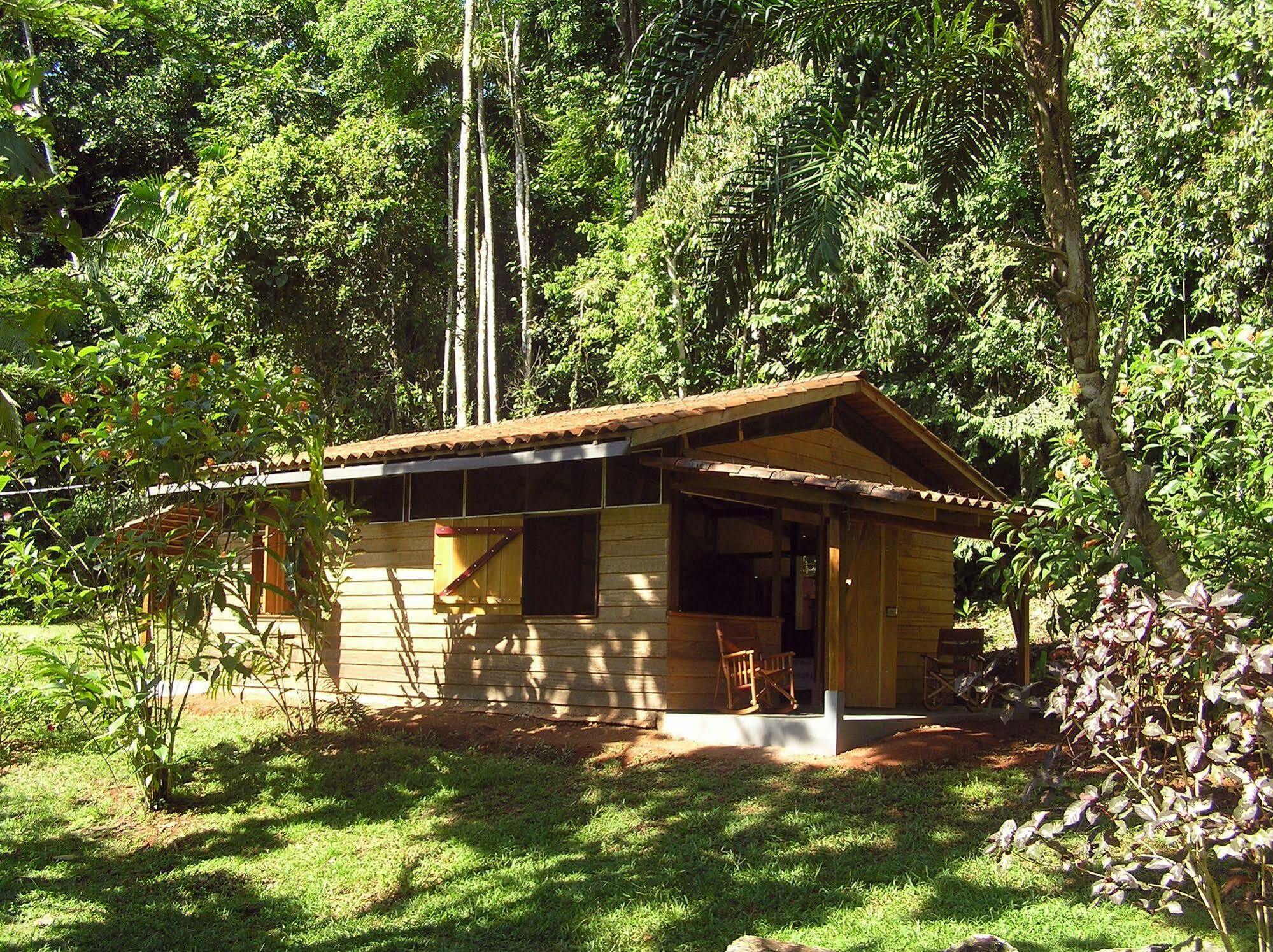 Suital Lodge Mogos Екстериор снимка