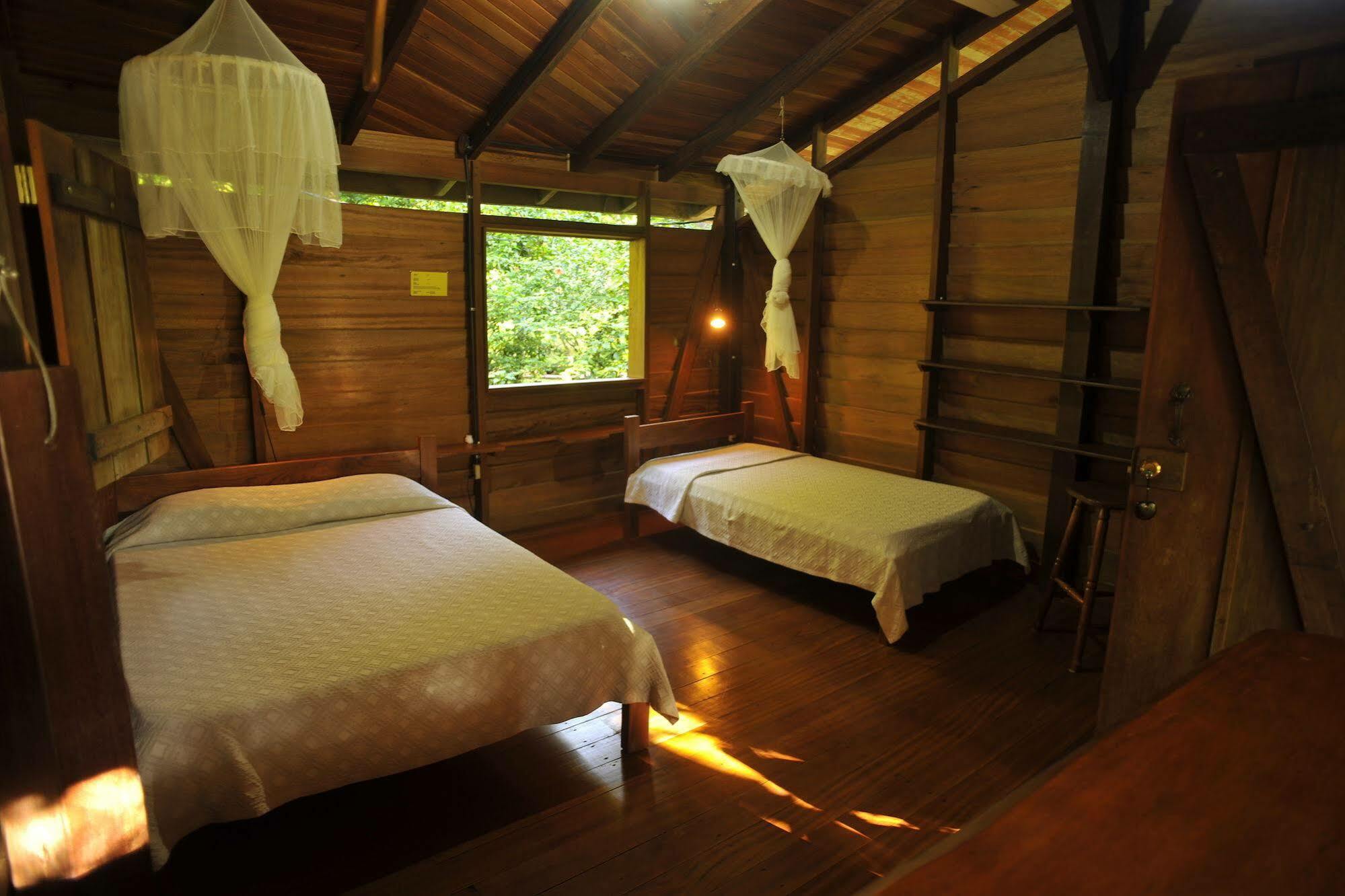 Suital Lodge Mogos Екстериор снимка